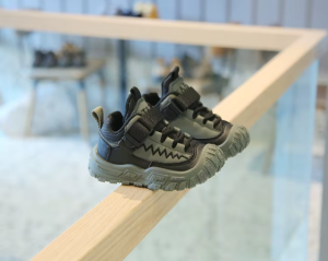 Dziecięce Sneakersy Trekkingowe – Elastyczne Buty z Rzepem i Wzmocnioną Podeszwą